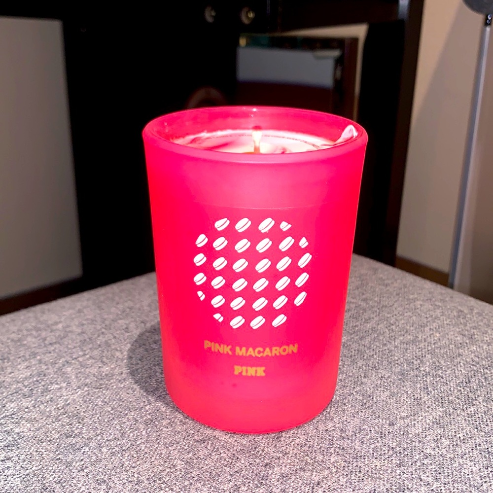 Victoria’s Secret PINK Pink Macaron Single Wick Candle